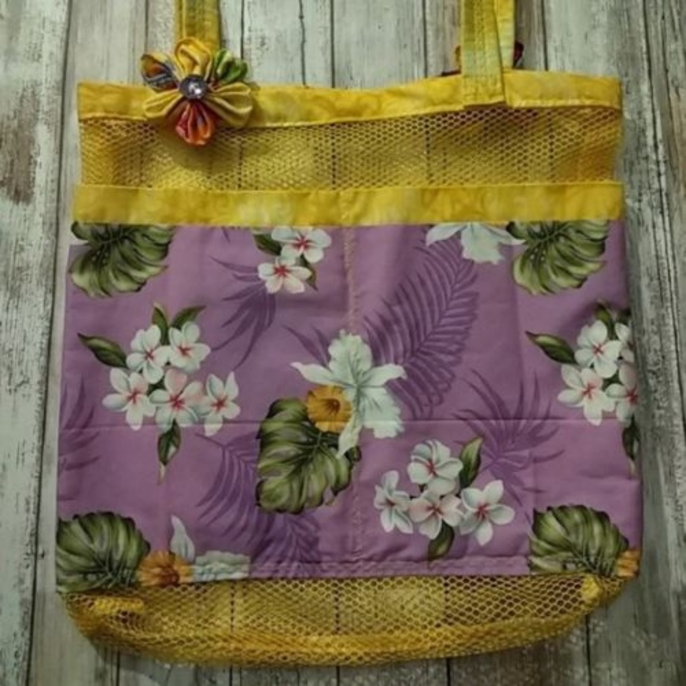 Hand-crafted Hawaiian fabric beach bag / tote